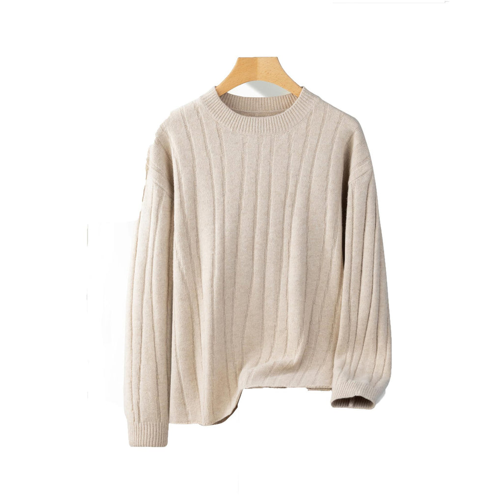 Solid color round neck sweater for men